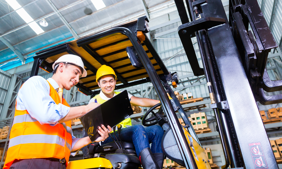 Banner Forklift_Website.png